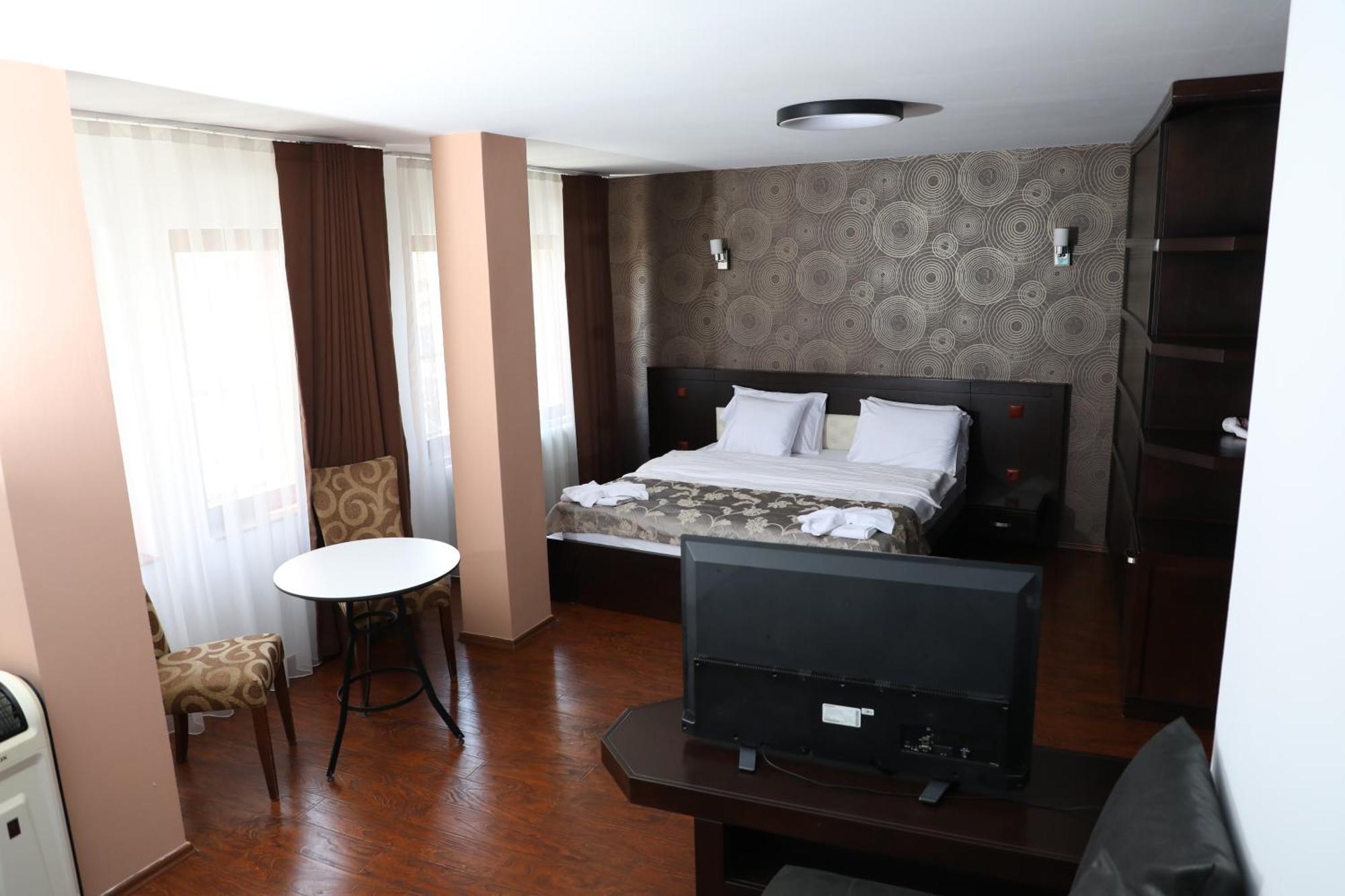 Bruti Hotel بريزرن المظهر الخارجي الصورة